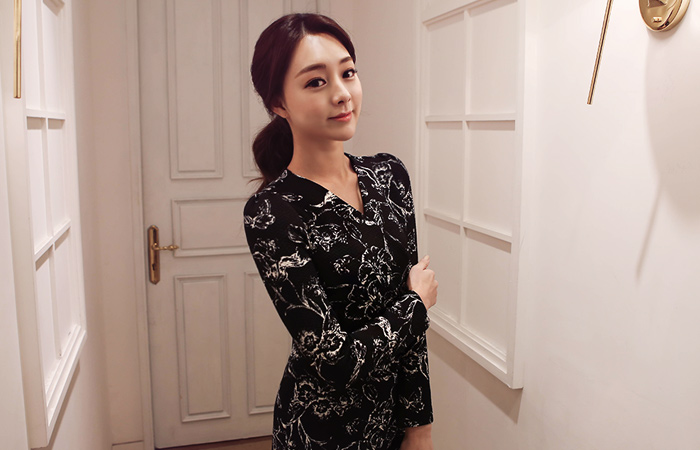 ローズエンボススパンラップワンピース