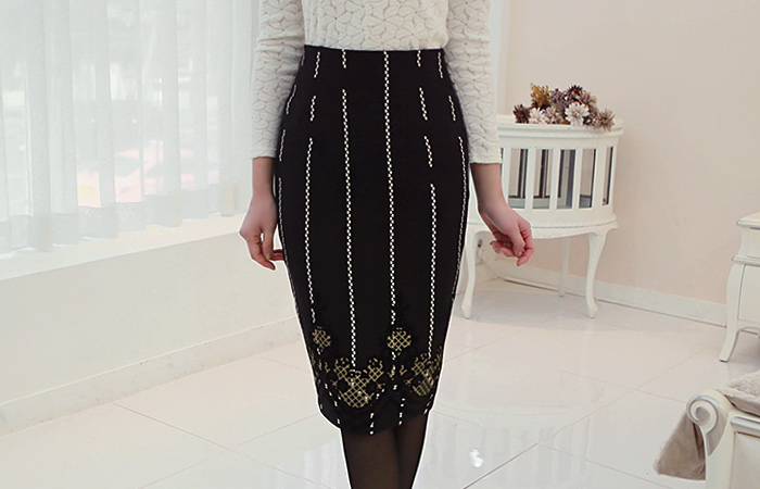 アンティークパタンペンシルスカート