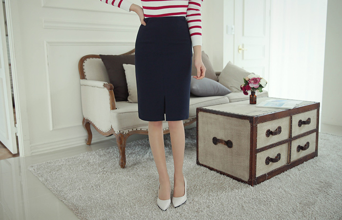 シンプル前開きハイウエストスカート