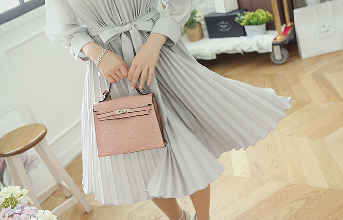 女性シーポンプリッツワンピース