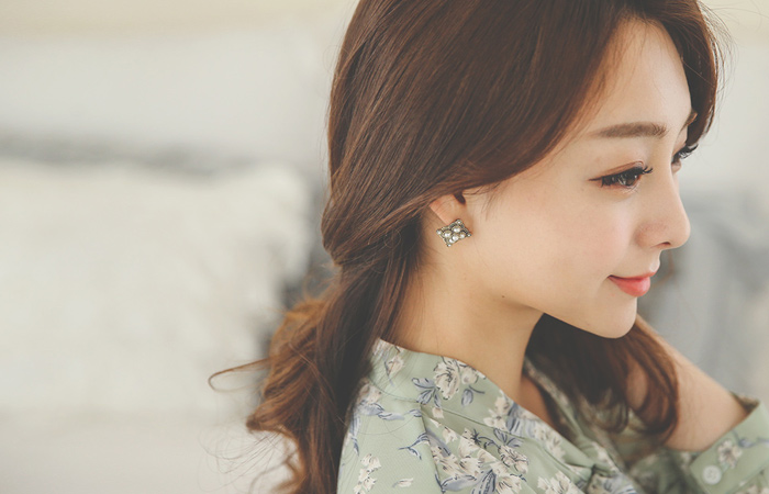 スイートリボンタイフラワーワンピース