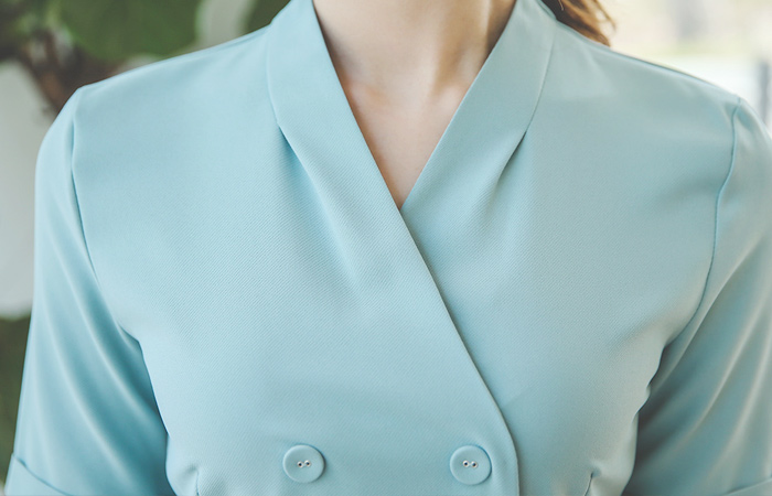 ダーツシャーリングブイネックボタンワンピース