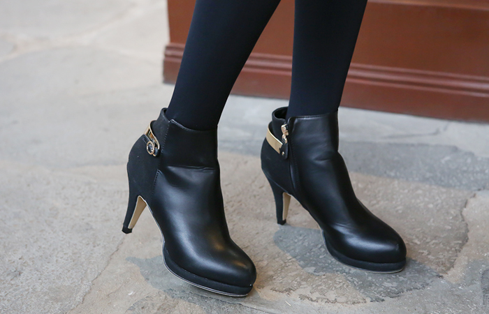 [モデル着用28車]スエードゴールドバーアンクルヒール