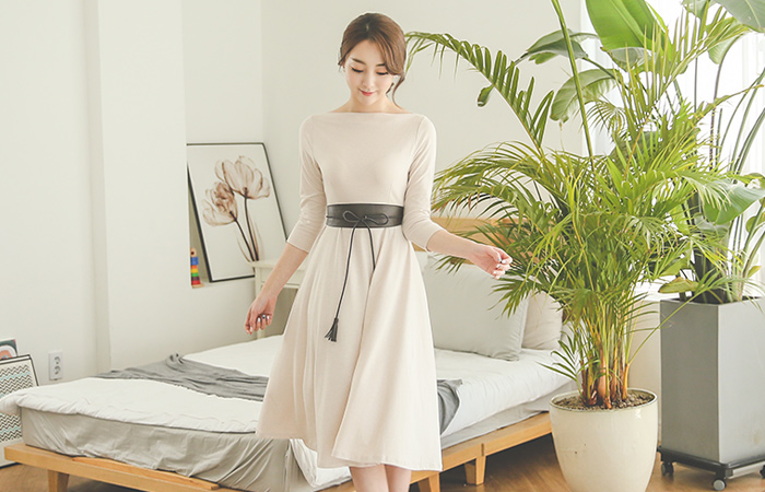 ボートネックフレアロングワンピース