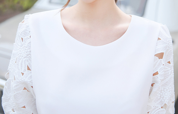 アイレット刺繍袖ブラウス