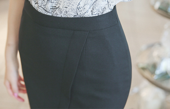 クラスでオンバル斜線スカート