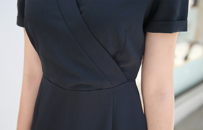 ミニマルサプリメントレスワンピース