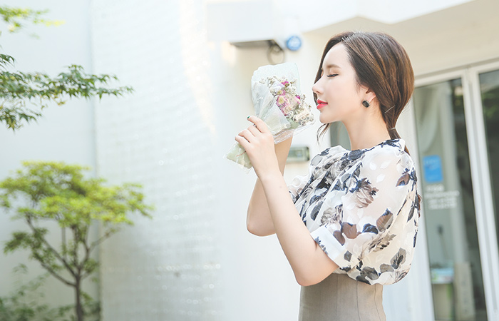 ダークローズシーツルーブラウス