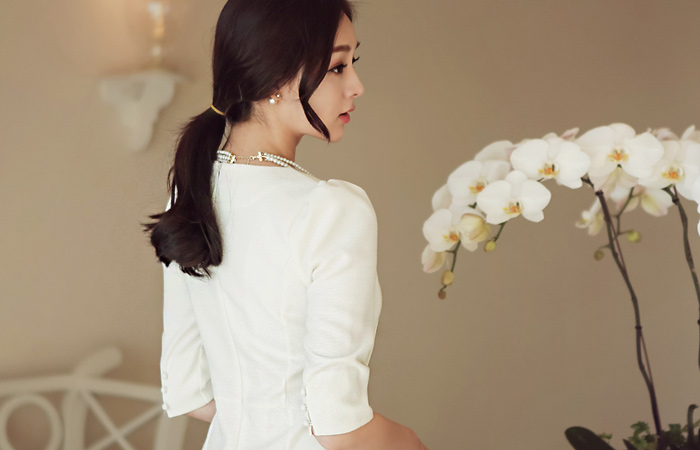 ソフィスティケイトダーツラインワンピース