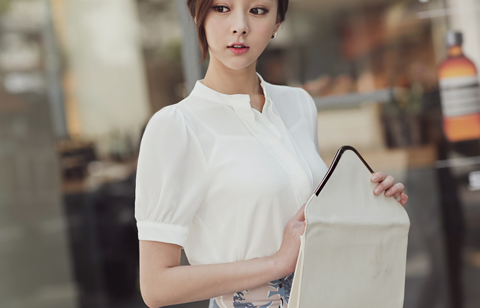 ハーフオープンシーポンブラウス