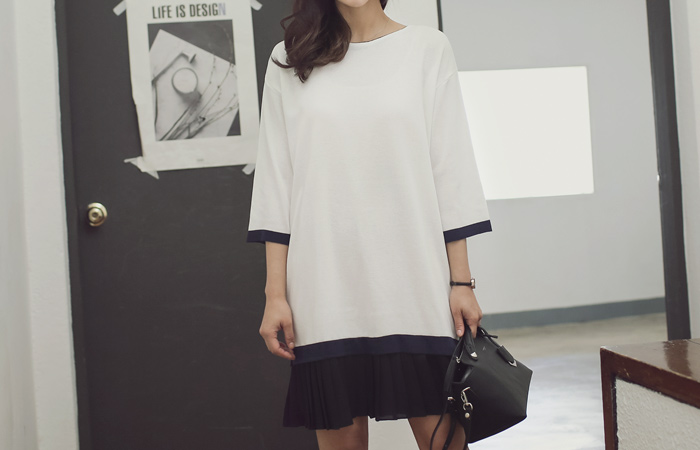 裾プリッツニットワンピース