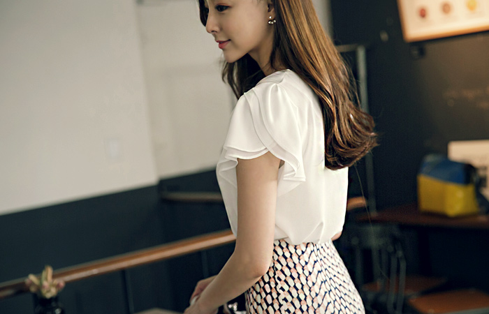 チューリップ小売ブラウス