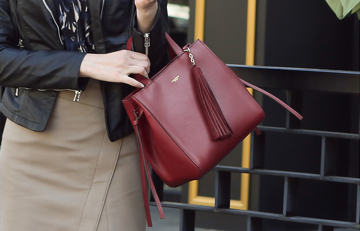 タッセル飾りミドルバック