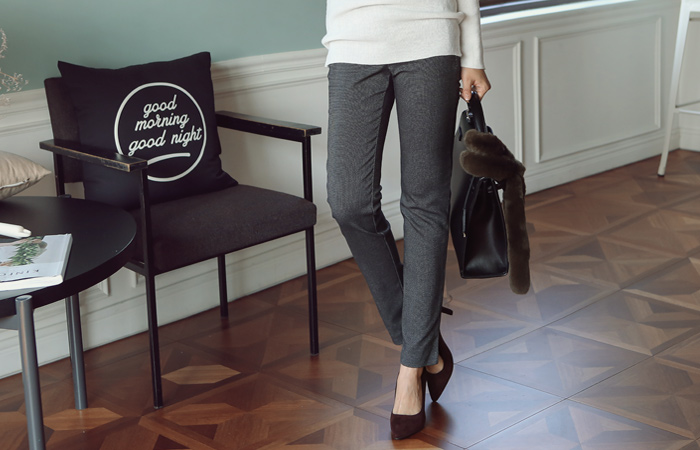 ブラックパターンレザーポケットバンディングパンツ