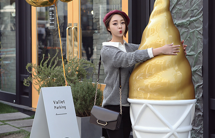 プレッピークルーラーブイネックニット