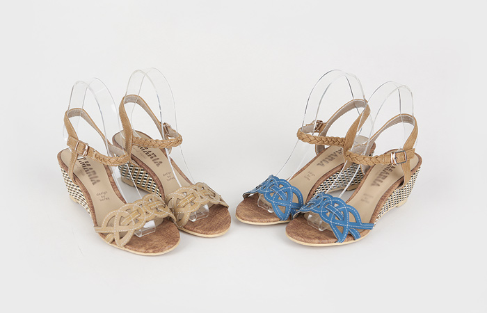 [モデル着用29次]パンチングウッドウェッジサンダル