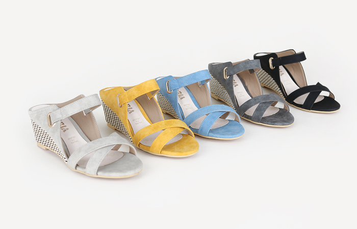 [モデル着用29次]ローリングクロスウェッジヒール