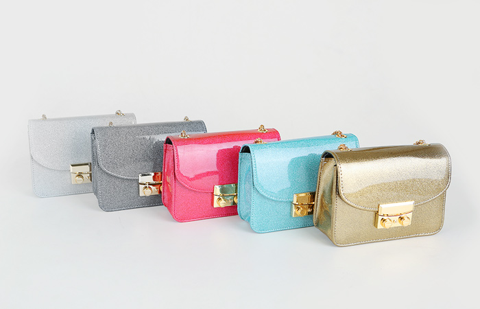 [モデル着用29車]メトロポリタンエナメルクロースバック