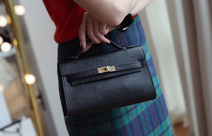 [モデル着用29次]レインボーミニスナップクラッチ