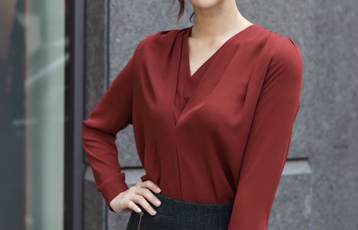 ブイネックしわブラウス（fall）