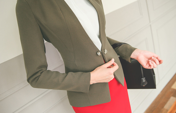 ラグジュアリーキュービックブローチジャケット