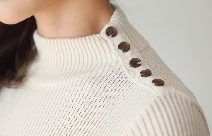 ボタン半ポーラゴルジニット