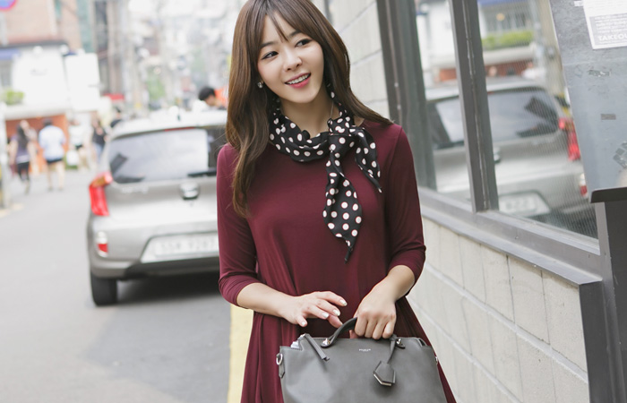 後部リボンフレアドレス