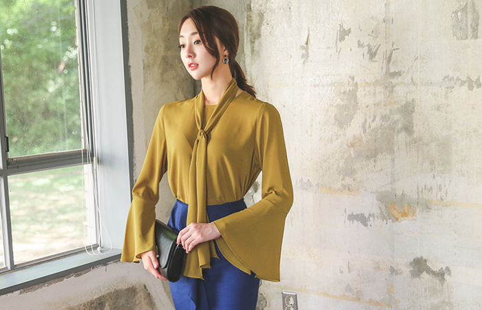 スカーフベルカフスブラウス