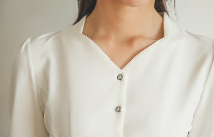 アンジェラダイヤネックブラウス