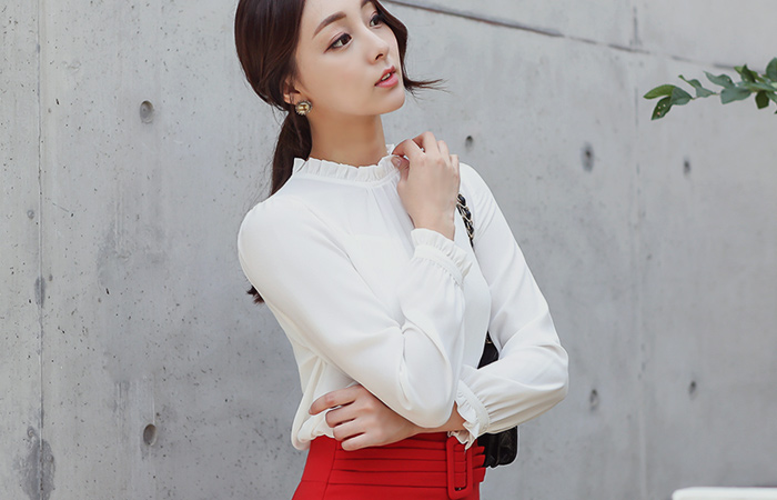 ダーリンフリルネックブラウス