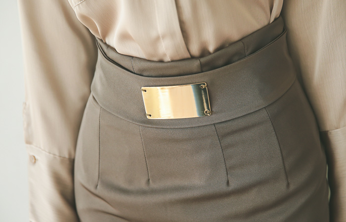 ゴールドスクエアサテンスカート