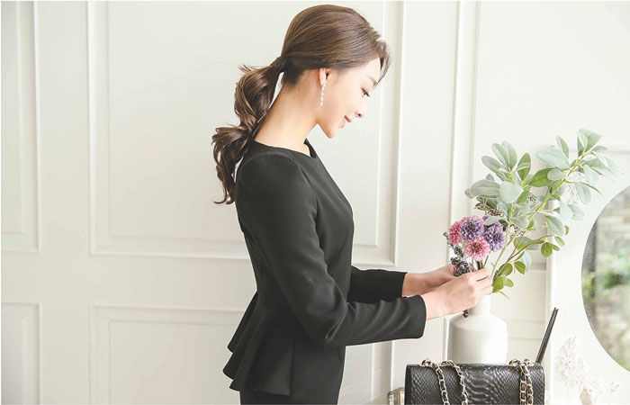 レディ後部フェプラムドレス