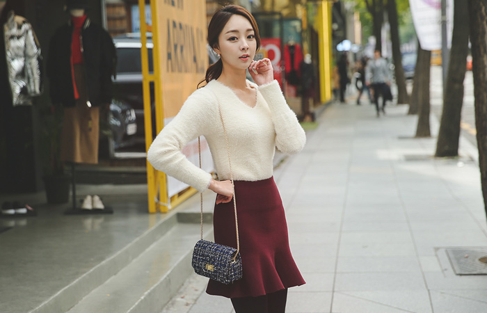 しっとり翼社ブイネックニット