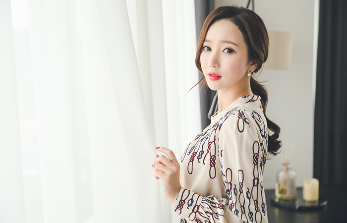 ロープチェーンシルキーブラウス