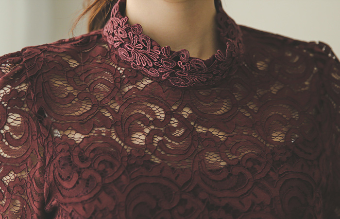 ロイヤル半ハイネックレイスドレス（長袖）