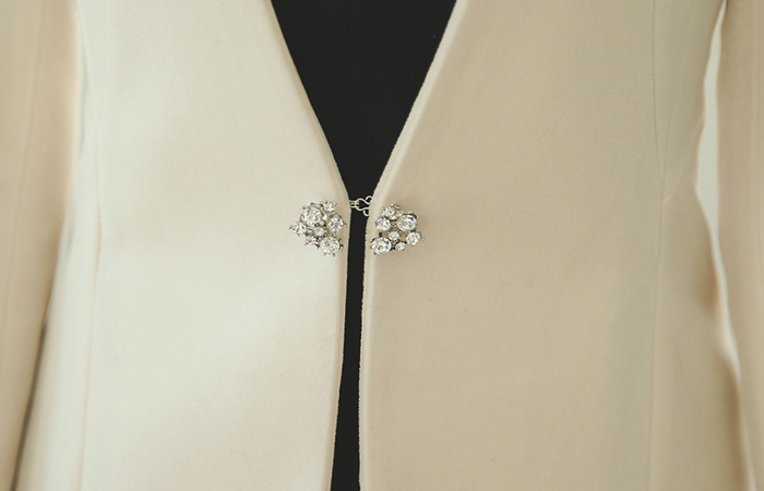 トゥインクルブローチベルベットジャケット