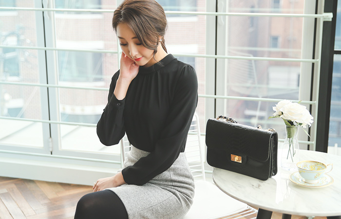 マリアシャーリングロルネクブラウス