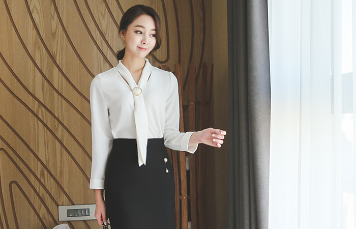 ゴールドリングスカーフブラウスⅡ