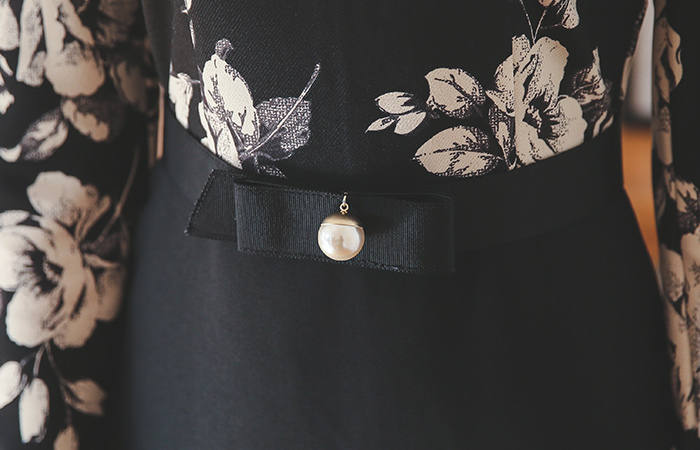 アートフラワーラッフルドレス