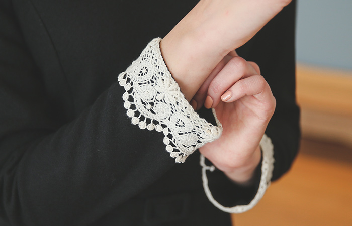 ロマンチックレースカラー毛織ドレス