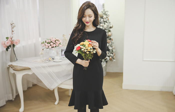 モノトーンマーメイドドレス