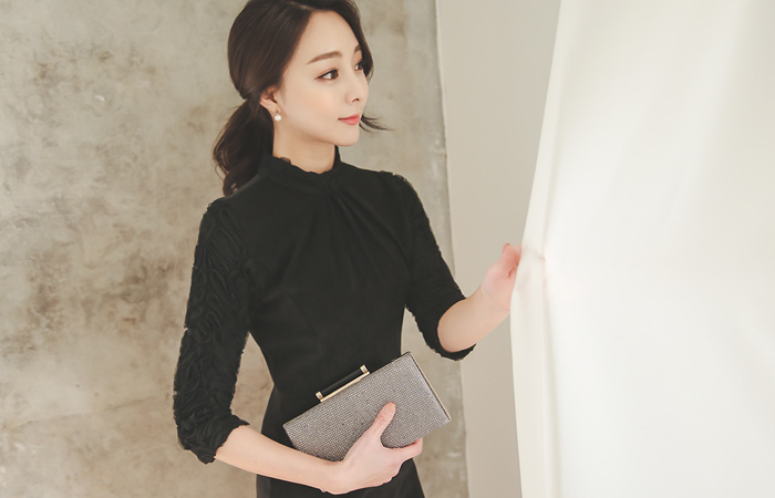 フラワーレイススリーブドレス