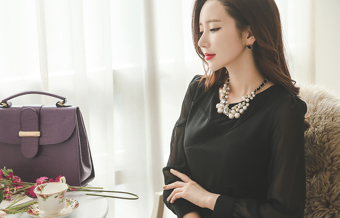 パイピングラインシーツルースリーブドレス