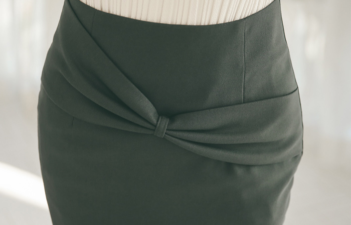 リボンの結び目ハイミディスカート