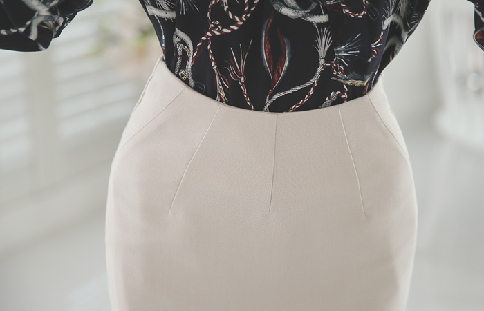 斜体ステッチダーツスカート