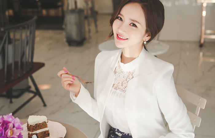 シンプルスクエアカラー無しハーフジャケット