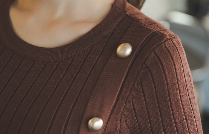 ゴールドボタンマーメイドロングニットドレス