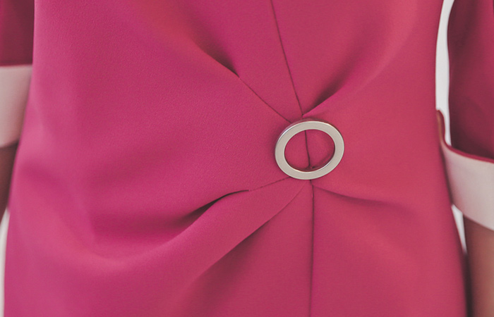 ユニークシルバーリングピンチシャーリングドレス