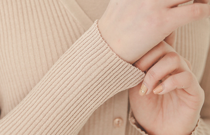 ベーシックブイネックゴルジカーディガン