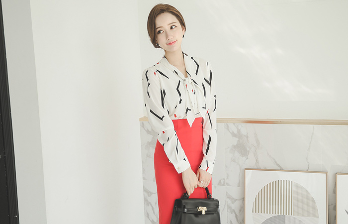 クラックスティックスカーフブラウス